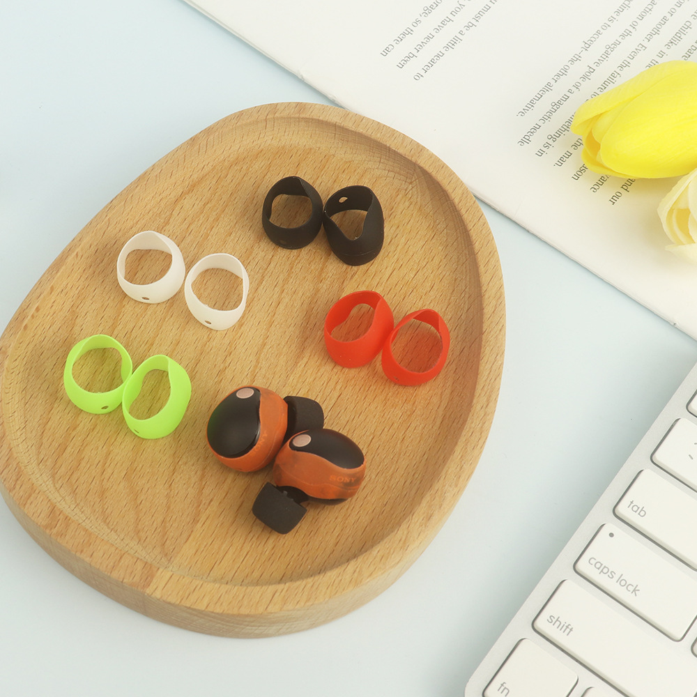 5 paia di tappi auricolari in  - Sony Headphone Wf-1000Xm5 recensione e prezzo